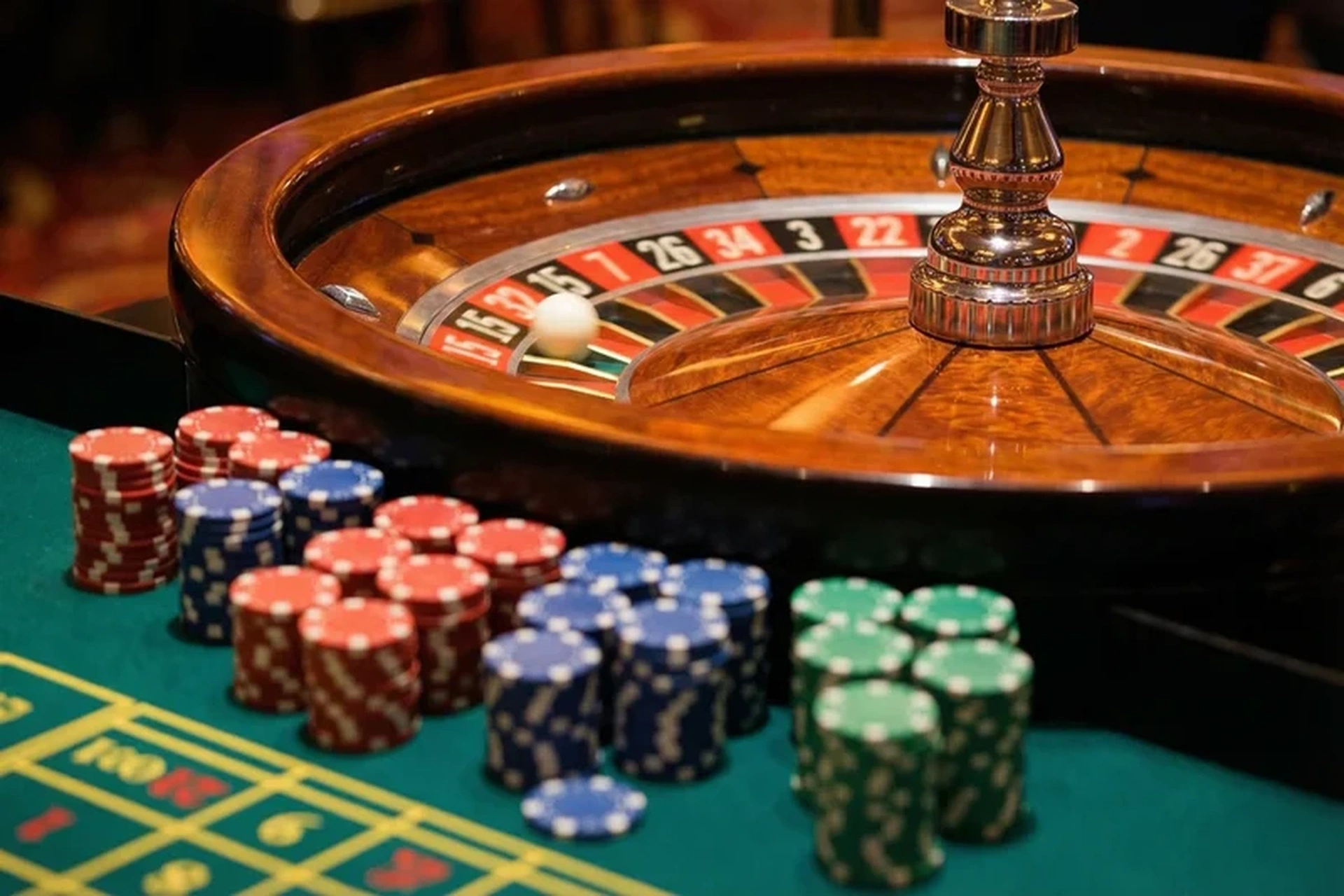 Mesa de ruleta con apuestas